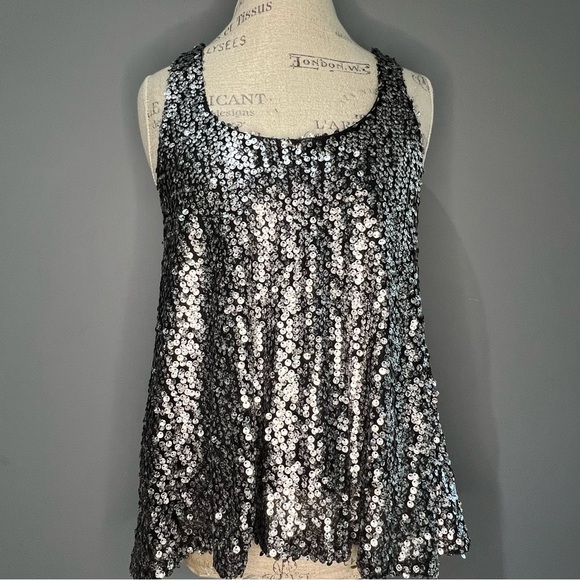 Vintage Havana Tops - Vintage Havana Silver Sequin Sleeveless Tank Top size M in excellent condition